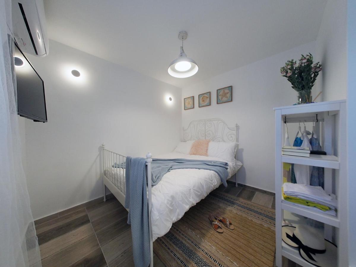 Studio Ariana And Patio Бат-Ям Экстерьер фото